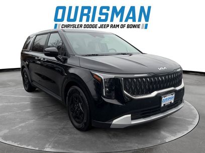 Used 2025 Kia Carnival