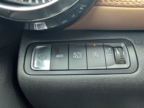 Used 2025 Chevrolet Equinox ACTIV w/ Safety and Technology Package AWD/4WD image 24