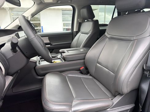 Certified 2025 Ford Expedition Max Active AWD/4WD image 36