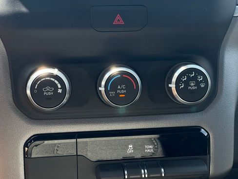 Used 2022 RAM 1500 Big Horn AWD/4WD image 23