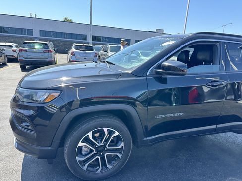 Used 2023 Jeep Compass Limited AWD/4WD image 4