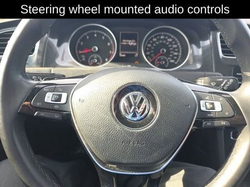 Used 2019 Volkswagen Golf SE image 15