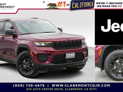 Used 2025 Jeep Grand Cherokee Altitude
