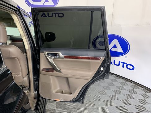 Used 2015 Lexus GX 460 w/ Premium Package AWD/4WD image 36