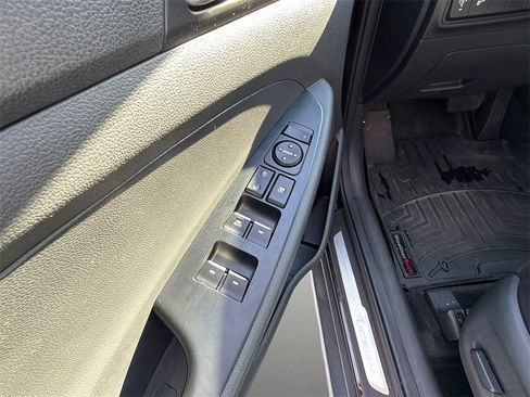 Used 2021 Hyundai Tucson Limited image 6