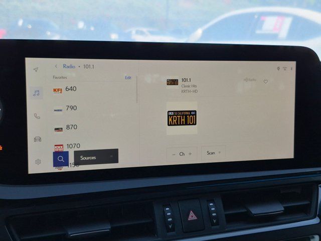 Used 2025 Lexus ES 350 w/ Premium Package FWD image 13