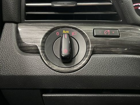 Used 2020 Volkswagen Passat 2.0T R-Line image 23