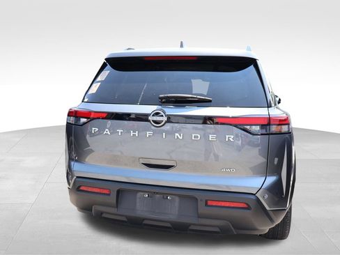 Used 2025 Nissan Pathfinder SV AWD/4WD image 17