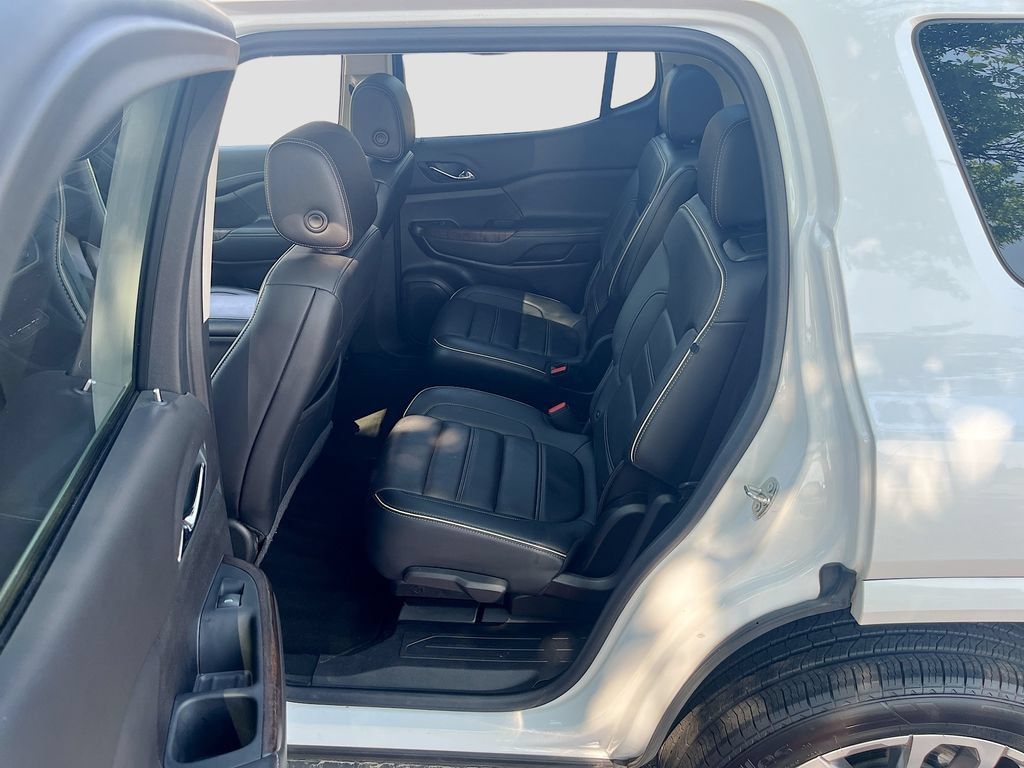 Used 2022 GMC Acadia Denali w/ Denali Technology Package AWD/4WD image 26