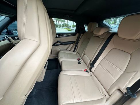 Certified 2023 Porsche Cayenne S AWD/4WD image 37