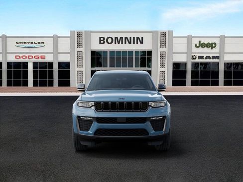 New 2026 Jeep Grand Cherokee L Limited w/ Limited Altitude Package AWD/4WD image 6