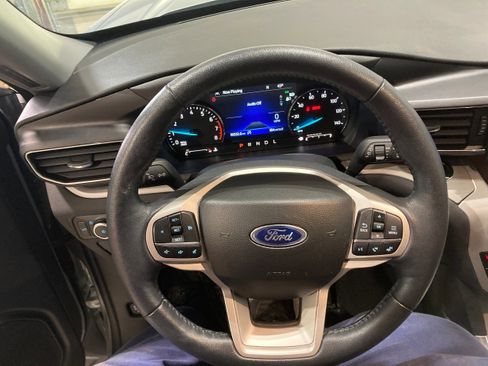 Used 2023 Ford Explorer XLT w/ Equipment Group 202A image 25