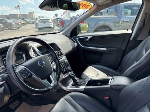Used 2016 Volvo XC60 T6 Platinum w/ Climate Package AWD/4WD image 10