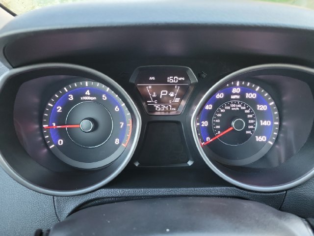 Used 2015 Hyundai Elantra Limited w/ Option Group 05 FWD image 20