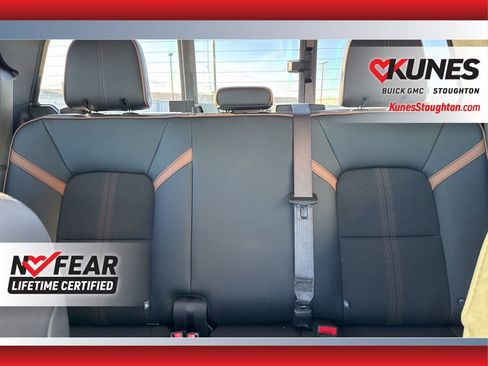 Used 2024 GMC Canyon AT4 image 33