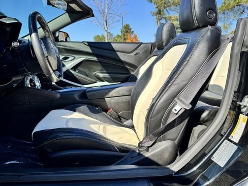 Used 2018 Chevrolet Camaro SS image 28