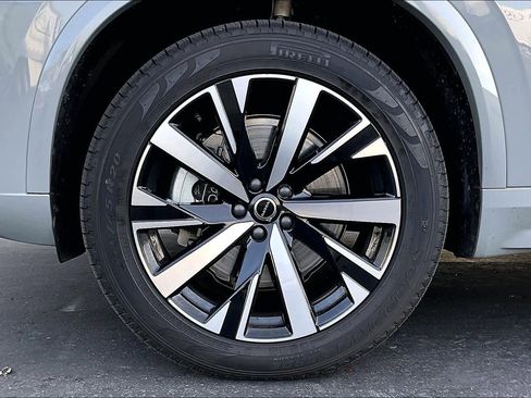 Used 2025 Volvo XC90 B6 Core w/ Protection Package Premier image 12