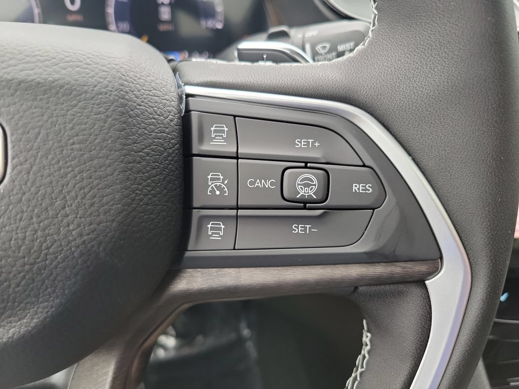 New 2026 Jeep Grand Cherokee Altitude RWD image 12