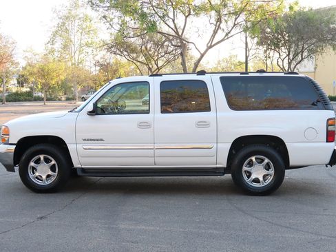 Used 2004 GMC Yukon XL SLT w/ Preferred Equipment Group image 4