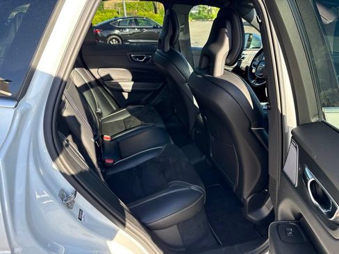 Used 2018 Volvo XC60 T8 R-Design w/ Convenience Package AWD/4WD image 24