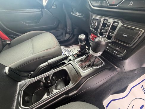Used 2020 Jeep Wrangler Unlimited Rubicon w/ Quick Order Package 28Y Recon AWD/4WD image 33
