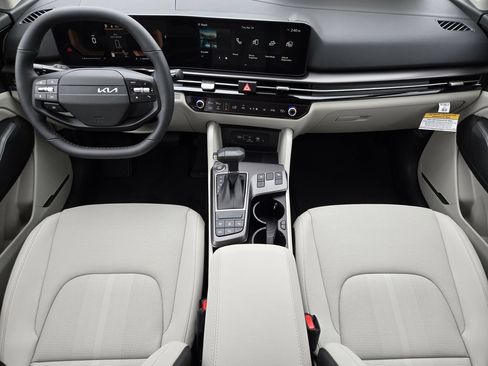 New 2026 Kia Sportage EX FWD image 18