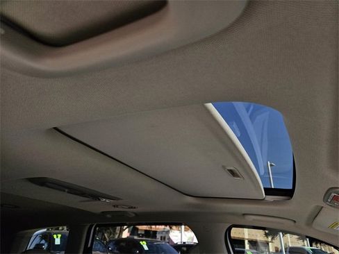 Used 2024 Kia Telluride S w/ S Sunroof Package image 9