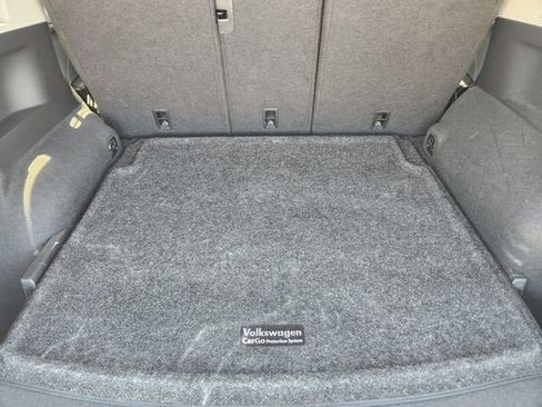 Used 2024 Volkswagen Tiguan Wolfsburg Edition image 32