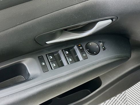 Used 2025 Hyundai Tucson SEL FWD image 15