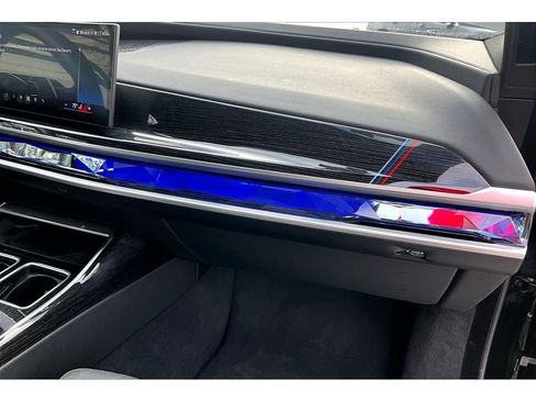 Used 2025 BMW 740i xDrive 740i xDrive image 17