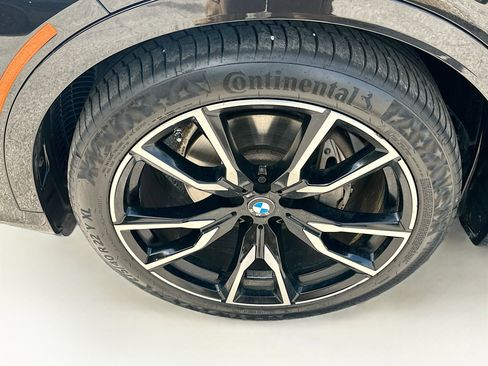 Used 2022 BMW X7 xDrive40i w/ M Sport Package AWD/4WD image 35