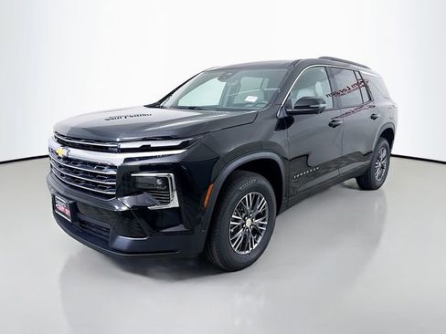 New 2026 Chevrolet Traverse LT w/ Driver Confidence Package AWD/4WD image 3