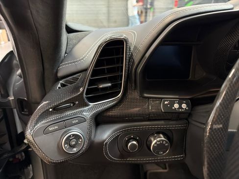 Used 2013 Ferrari 458 Italia Coupe RWD image 30