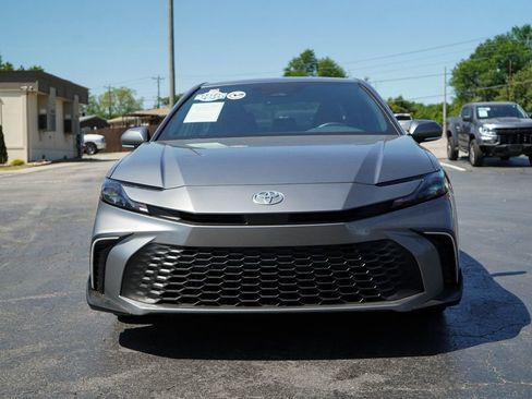 Used 2025 Toyota Camry SE w/ Convenience Package FWD image 15