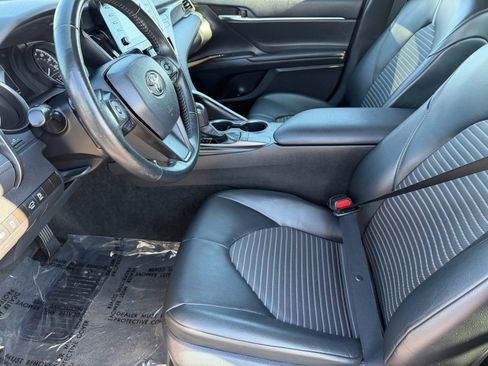 Used 2022 Toyota Camry SE image 19