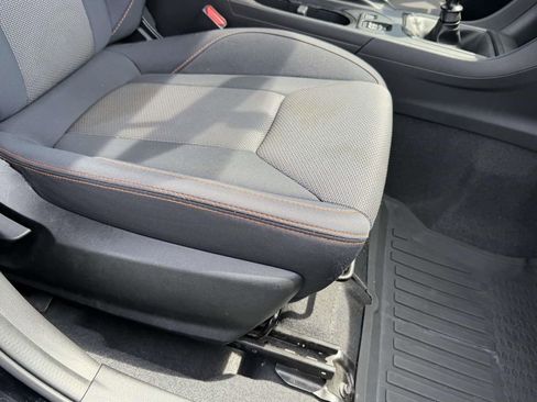 Used 2021 Subaru Crosstrek 2.0i Premium AWD/4WD image 11