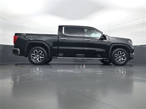 Certified 2022 GMC Sierra 1500 SLT w/ SLT Premium Plus Package image 24