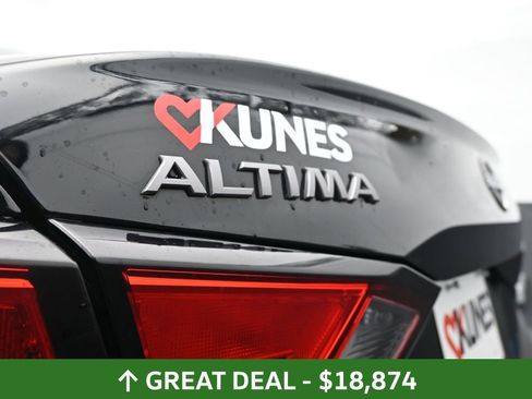 Used 2024 Nissan Altima 2.5 SR FWD image 21