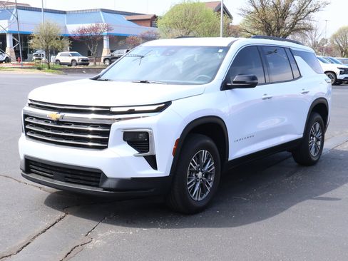 New 2026 Chevrolet Traverse LT w/ LPO, Floor Liner Package FWD image 27