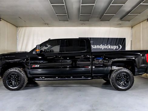 Used 2019 Chevrolet Silverado 2500 LTZ w/ Duramax Plus Package image 11