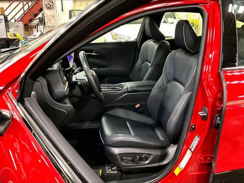 Used 2023 Toyota Crown Platinum image 9