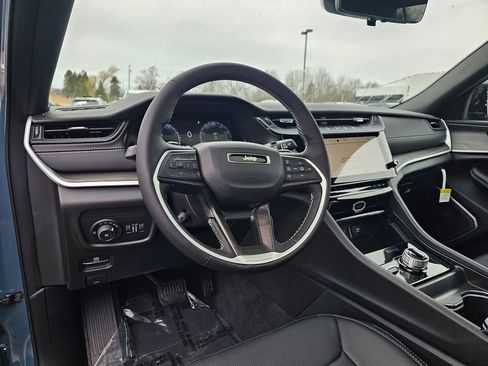 New 2026 Jeep Grand Cherokee L Limited AWD/4WD image 13
