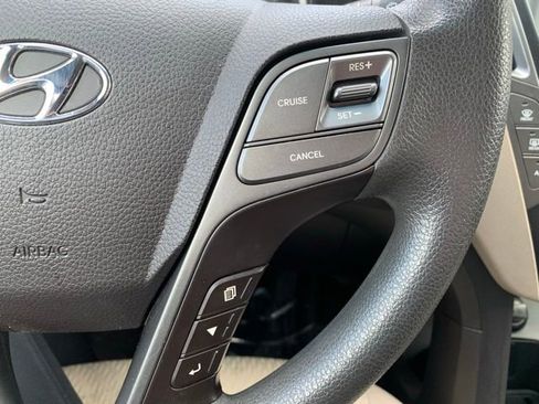 Used 2018 Hyundai Santa Fe SE AWD/4WD image 18