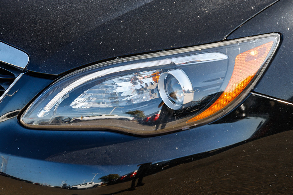 Used 2013 Chrysler 200 Limited FWD image 7