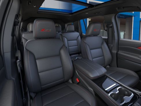 New 2026 Chevrolet Traverse Z71 w/ Driver Confidence Package image 40