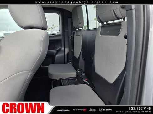 Used 2017 Toyota Tacoma SR5 RWD image 16