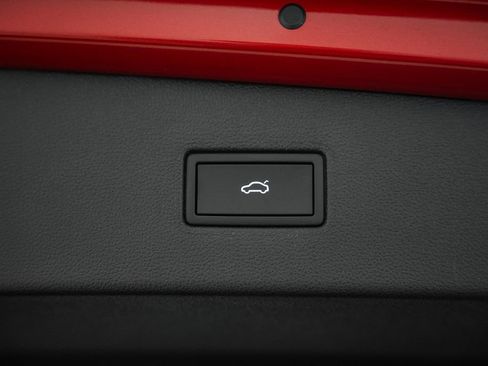 Used 2024 Volkswagen Tiguan SE R-Line image 10