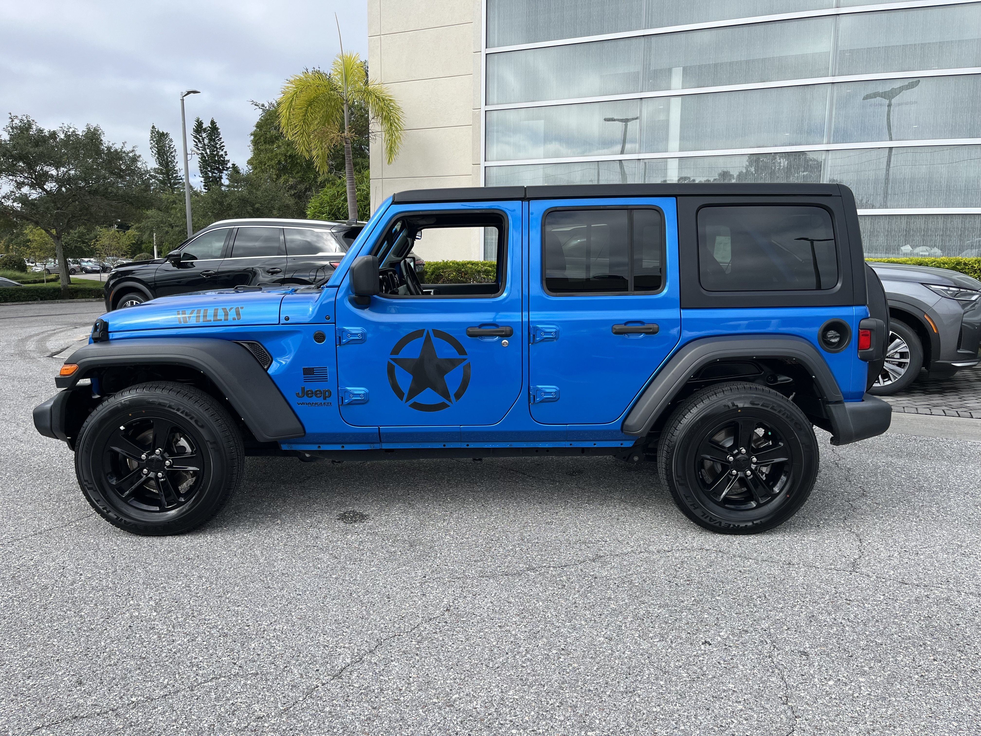 Used 2022 Jeep Wrangler Unlimited Sport AWD/4WD image 5