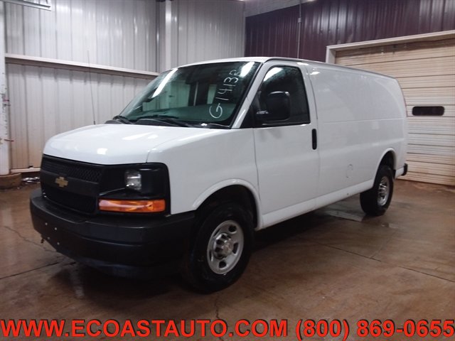 Used 2017 Chevrolet Express 2500 RWD image 4