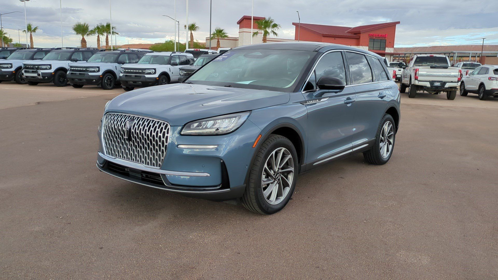 Used 2023 Lincoln Corsair FWD w/ Equipment Group 102A image 7